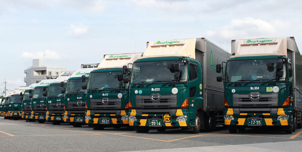 豊嶋運送 本社駐車場の写真